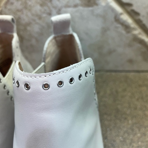 Chelsea & Violet Milo Suede & Leather Eyelet Wedge Sneakers LT Grey Size 8M - Picture 7 of 10